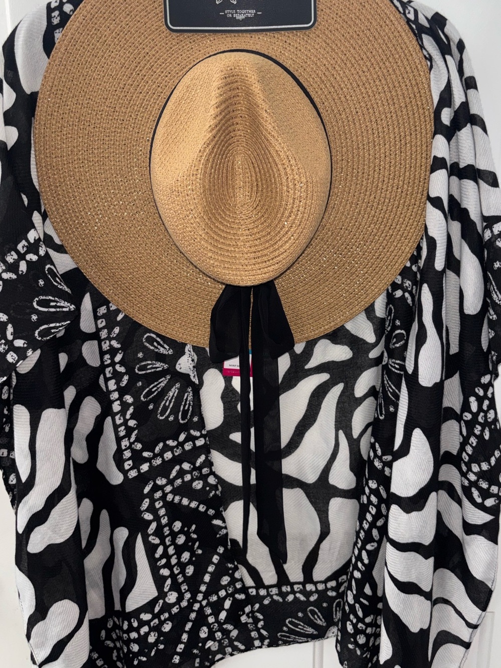 Vince Camuto Ruana w/Panama Hat & matching Kimono, NWT